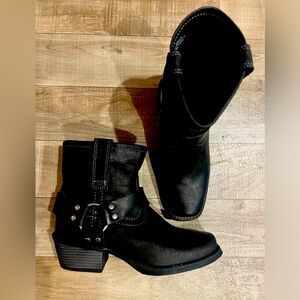 Justin harness ankle boots